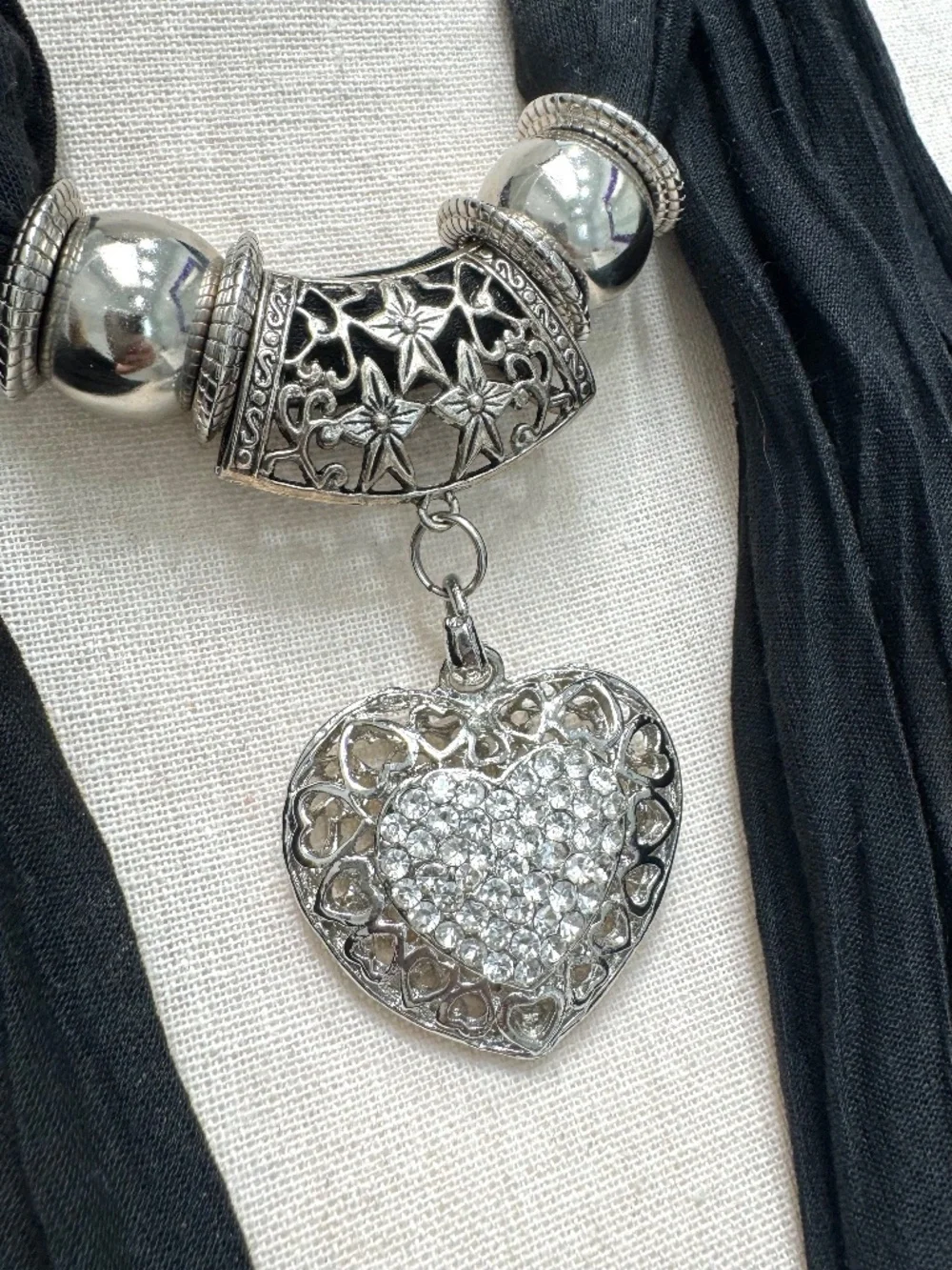 VINTAGE BARNEYS NEW YORK BLACK JEWELRY SCARF W HEART PENDANT & METAL ACCENTS